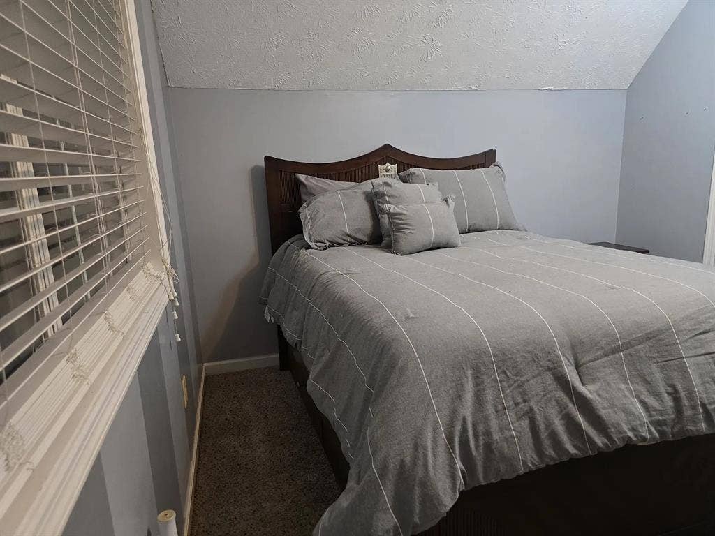 3 BR in Rex