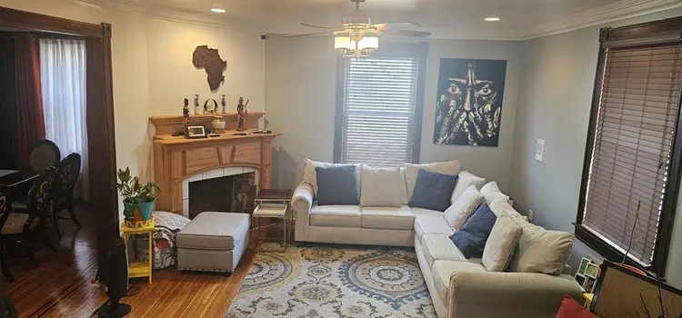 Comfortable Room in Beautiful Home