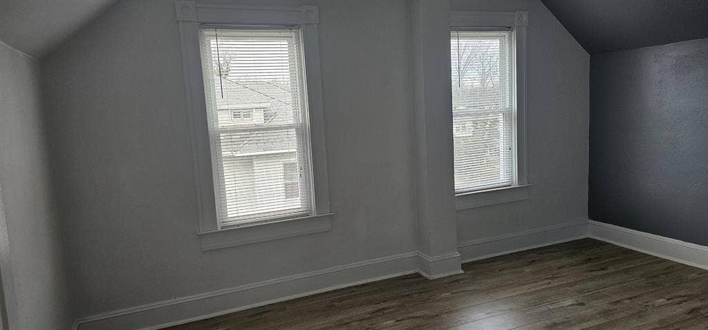 Comfortable Room in Beautiful Home
