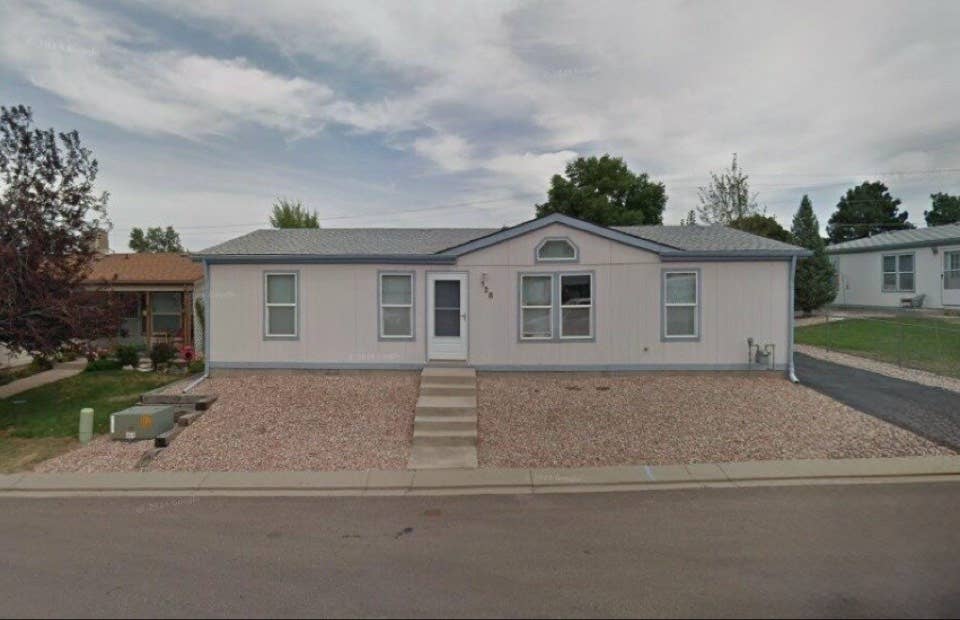 Female roommate wanted