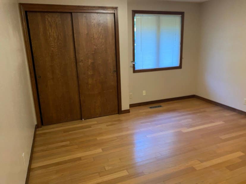 Room for rent in happy valleyy