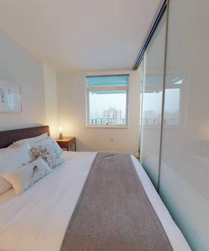 Entire Studio / 1BR in English Bay