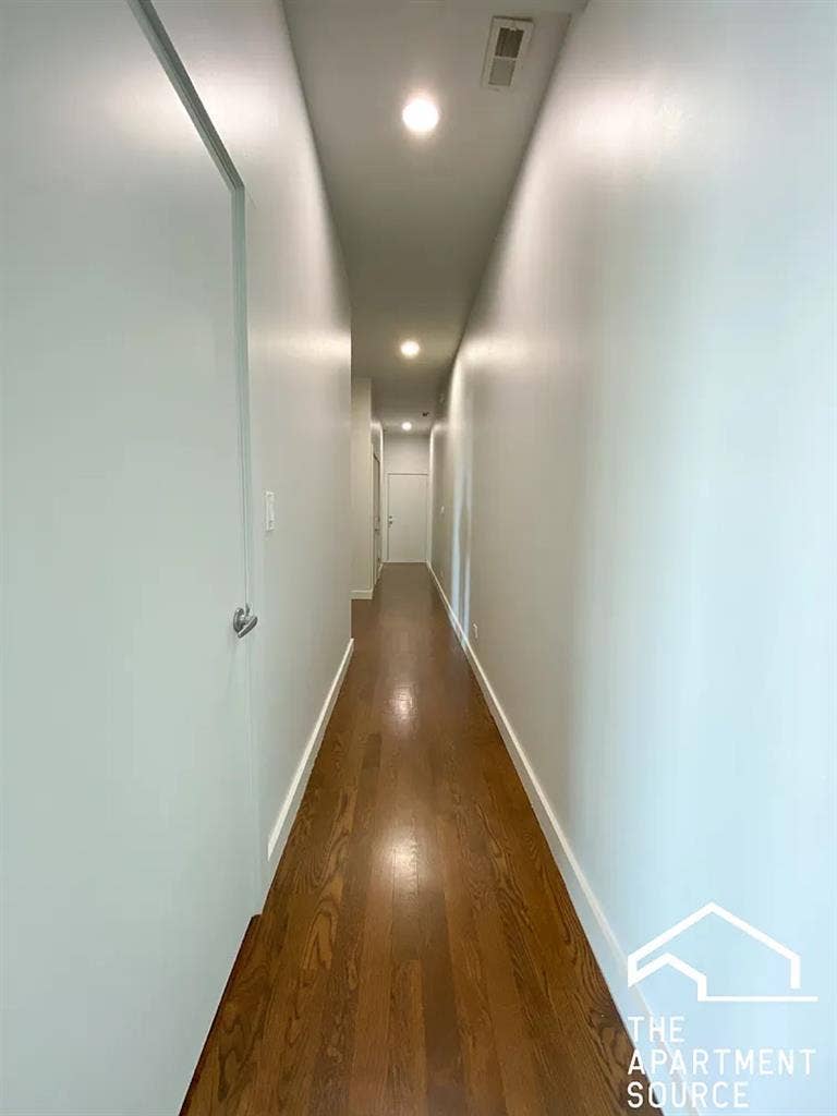 One bedroom available in a 3brd