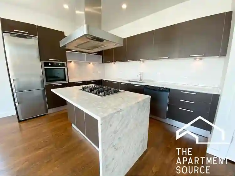 One bedroom available in a 3brd