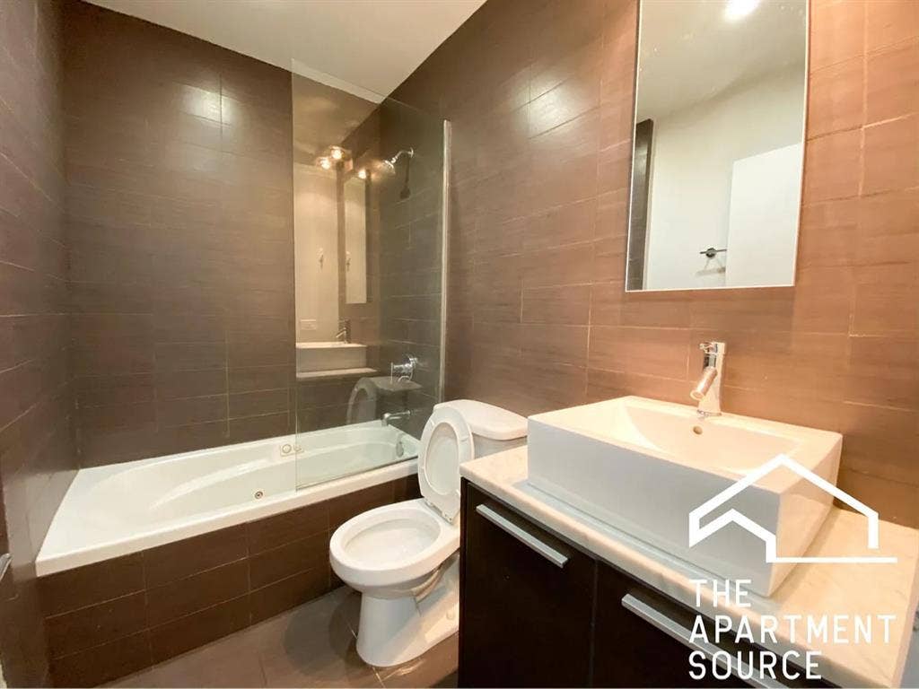 One bedroom available in a 3brd