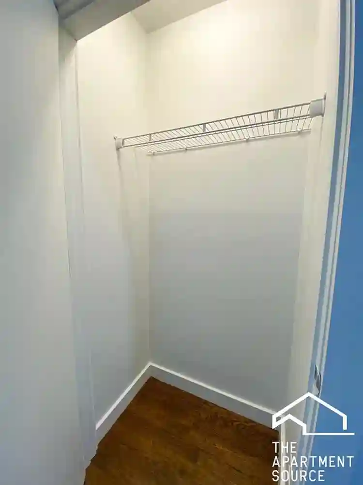 One bedroom available in a 3brd