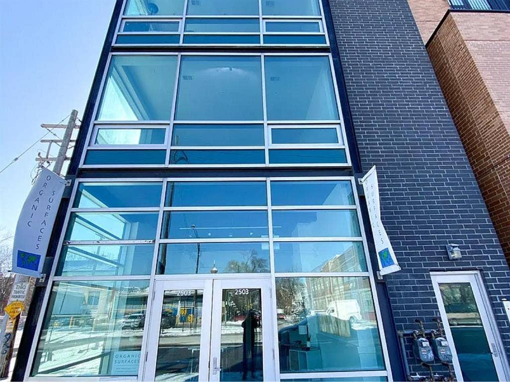 One bedroom available in a 3brd