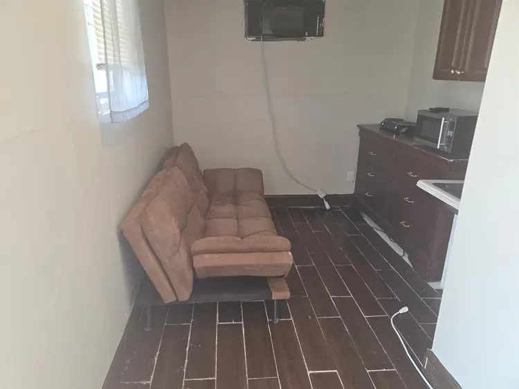 Private Room w/Private Entrance