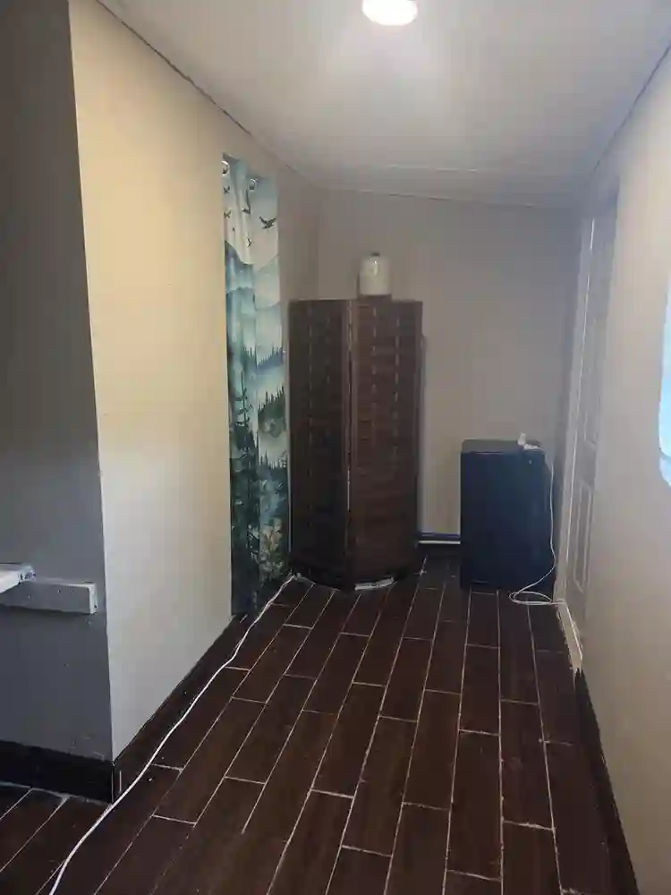 Private Room w/Private Entrance
