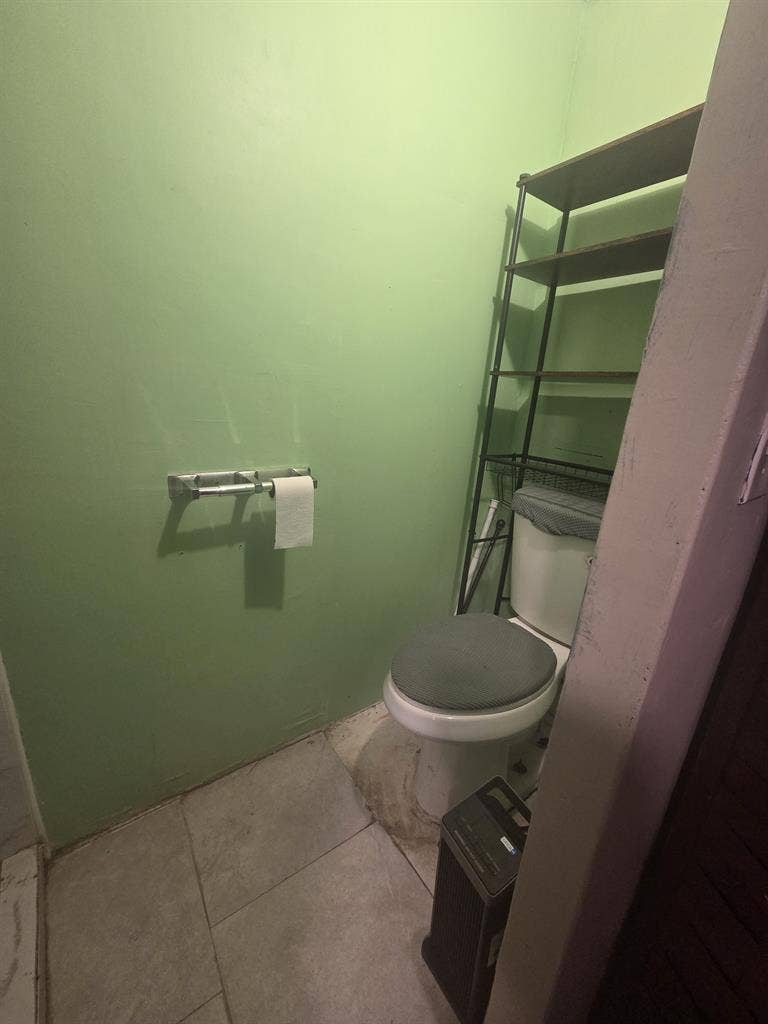 Private Room w/Private Entrance