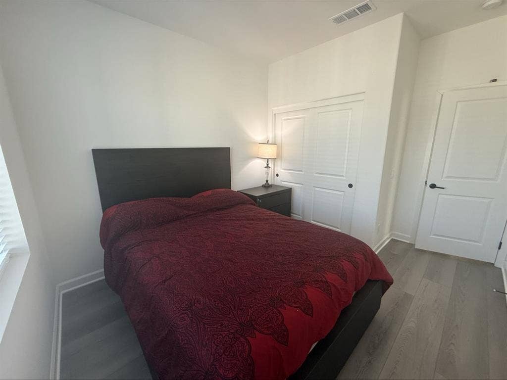 Furnished room - private bathroom