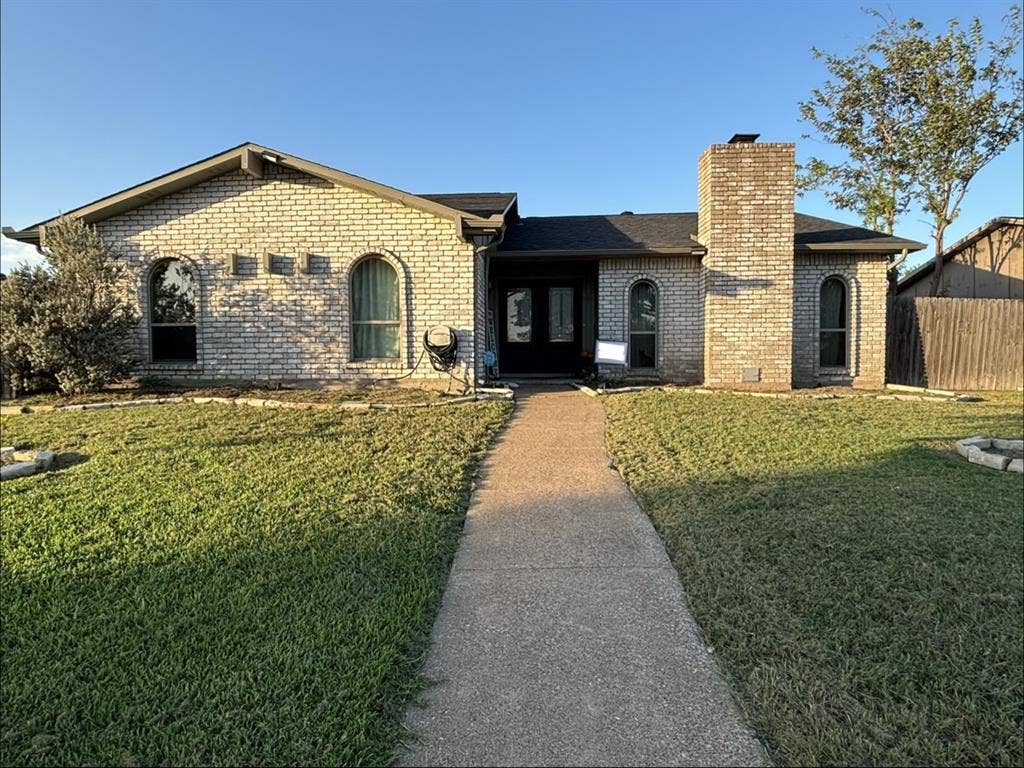 Looking for a roommate!