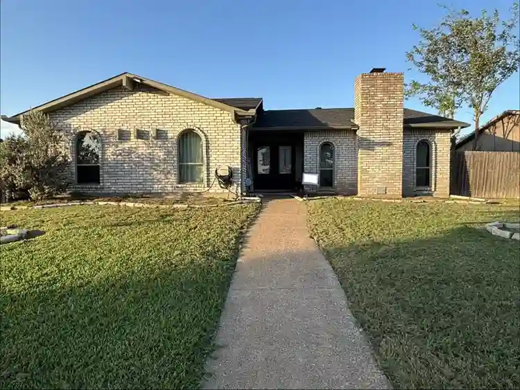 Looking for a roommate!