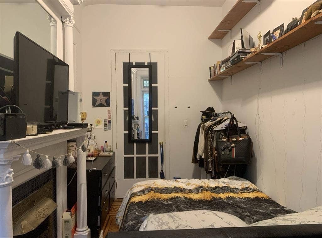 Bedroom for Rent Landmarked Block