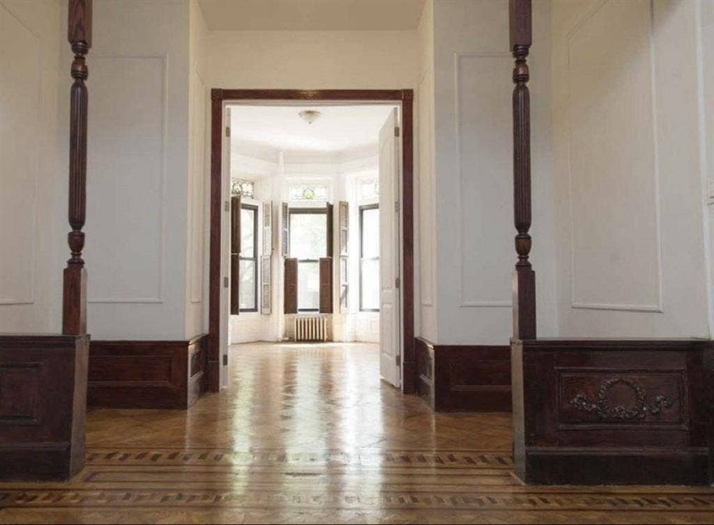 Bedroom for Rent Landmarked Block