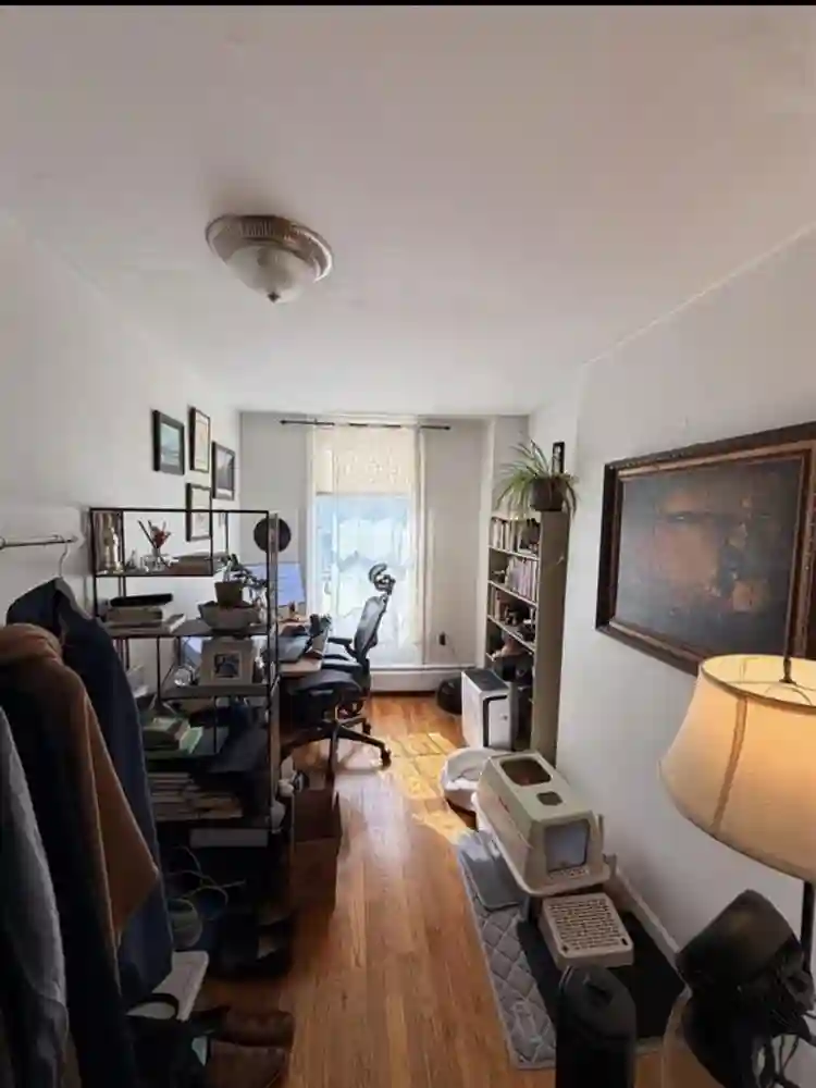 Bedroom in 2Br 1B apt