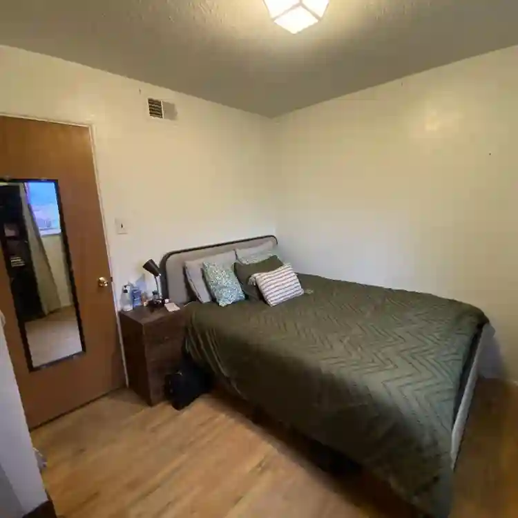 Roommate Wanted in 4bd Home