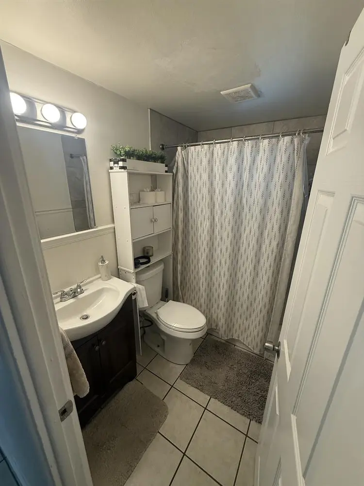 Unfurnished Room for Rent