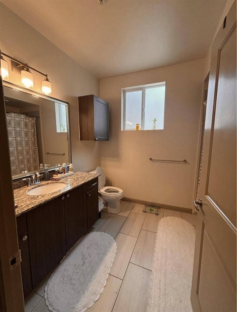 3 Bed / 2 Bath Room for Rent
