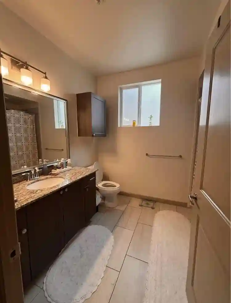 3 Bed / 2 Bath Room for Rent