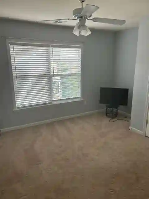 ROOM FOR RENT (JOHNS CREEK)