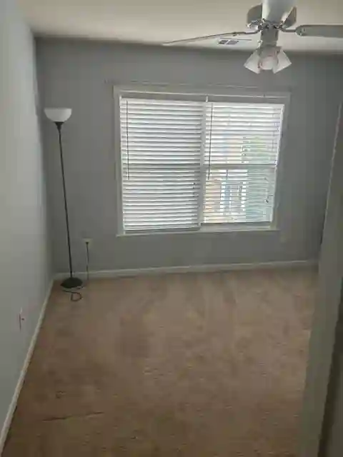 ROOM FOR RENT (JOHNS CREEK)