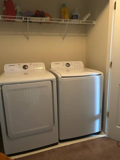 ROOM FOR RENT (JOHNS CREEK)