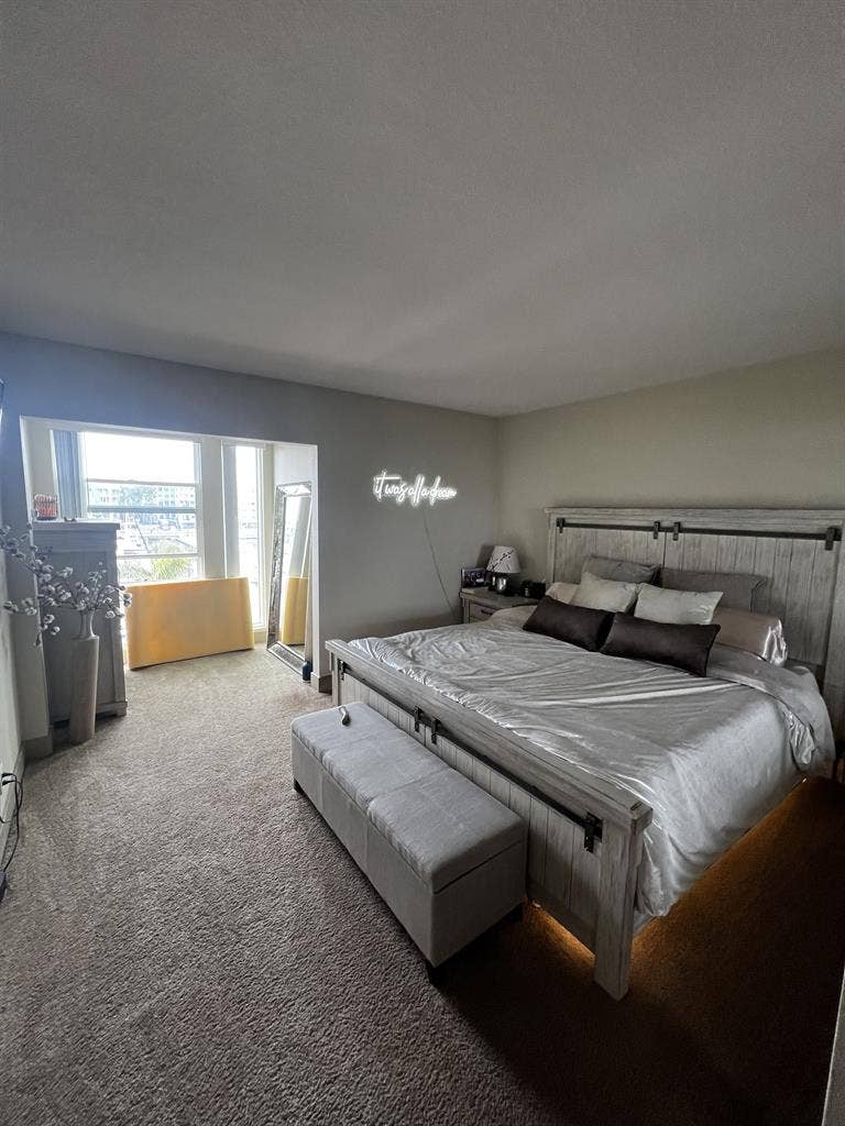2bed/2bath Apt Available Oct 1st