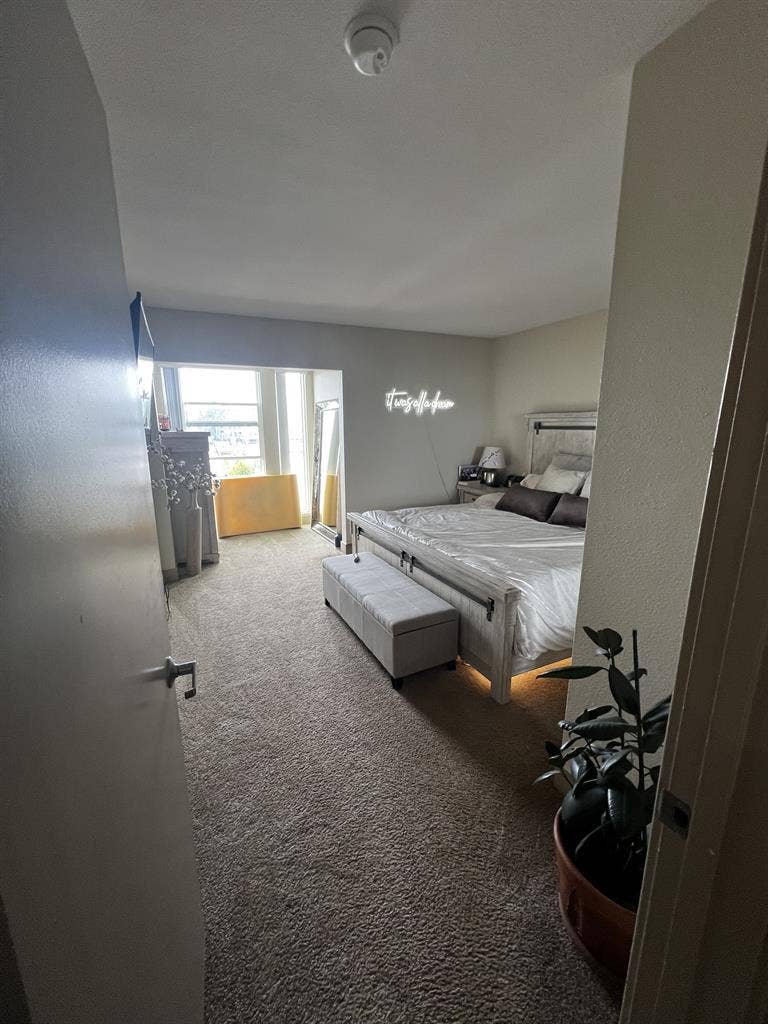2bed/2bath Apt Available Oct 1st