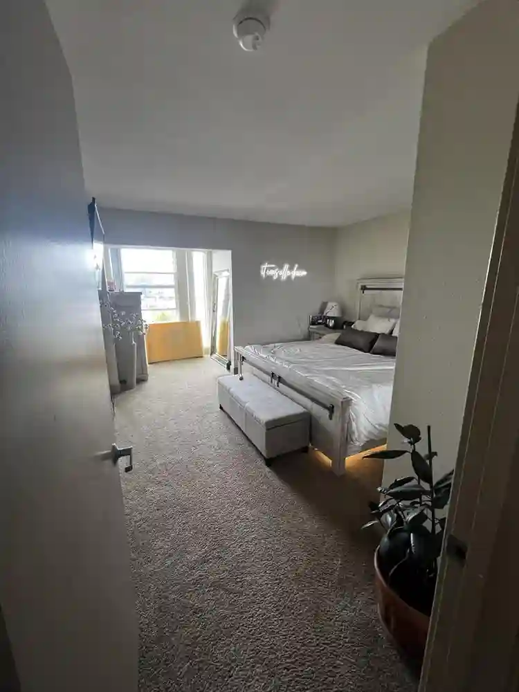 2bed/2bath Apt Available Oct 1st