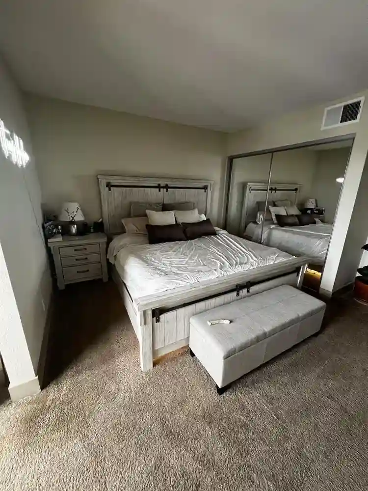 2bed/2bath Apt Available Oct 1st