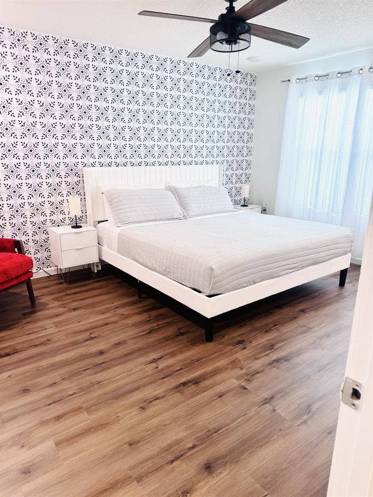 FURNISHED MASTER BEDROOM MILTON FL