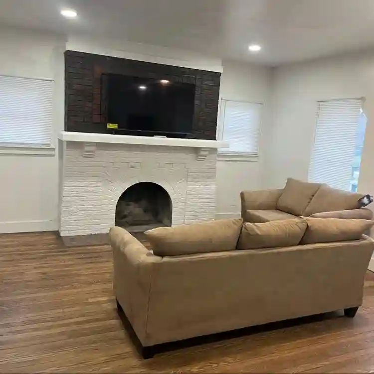 Clean, safe and quiet home 🏡
