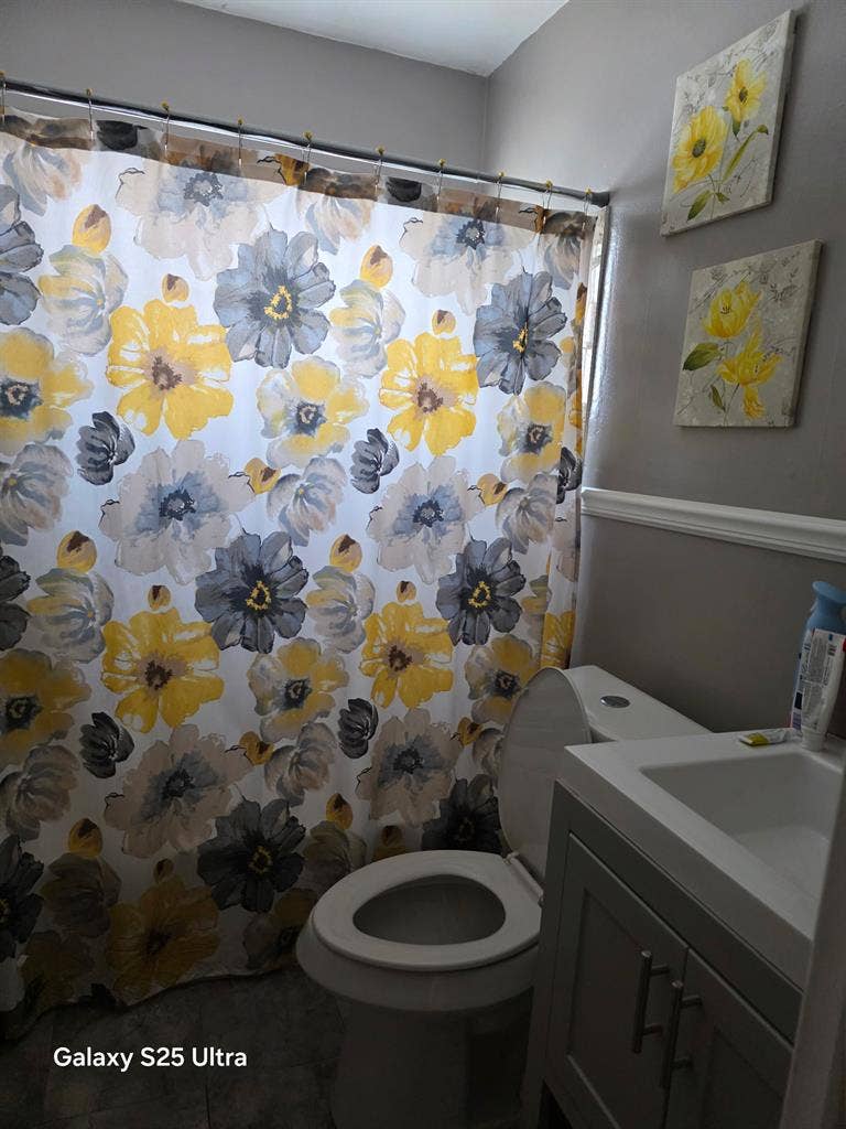 Clean, safe and quiet home 🏡