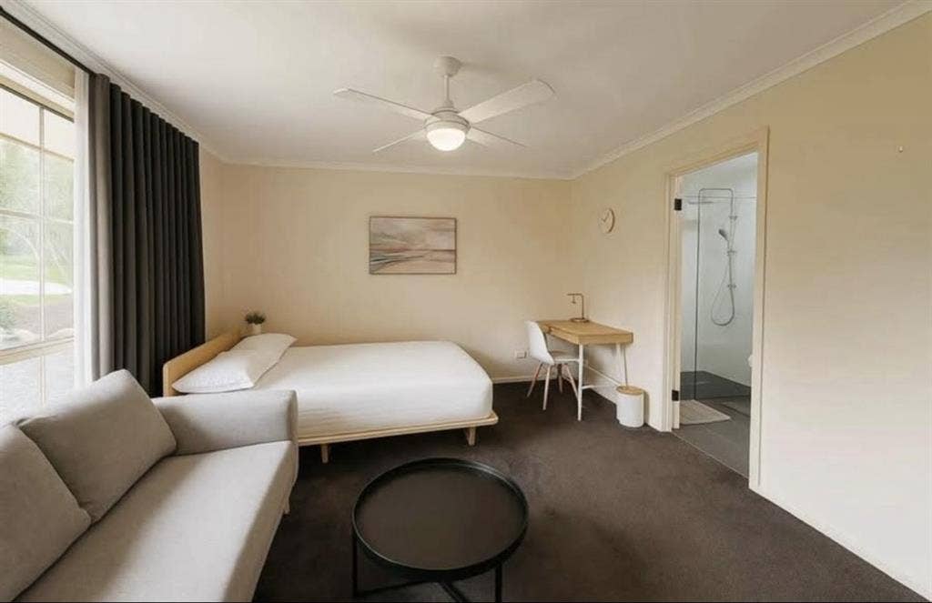 Private room with ensuite for 2pp