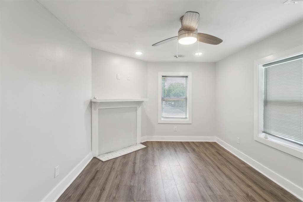 2 rooms available in Mid-city