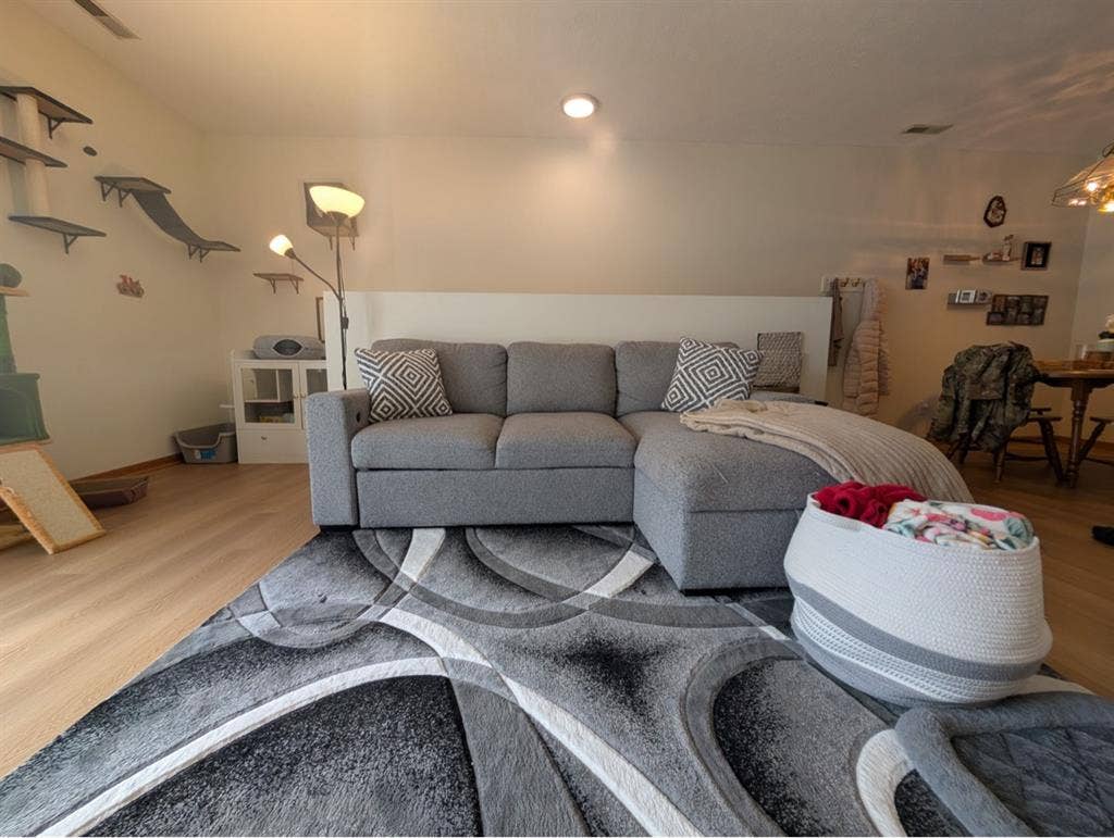 Bright & Cozy Private Room + Bath