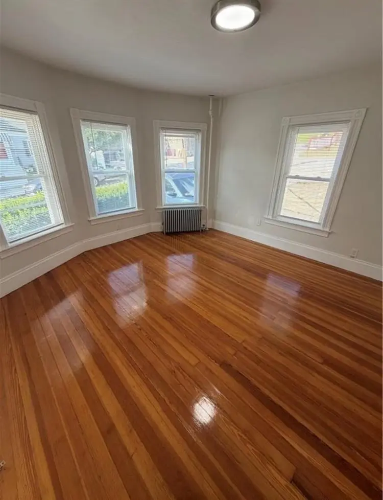 $600 room in pawtucket!