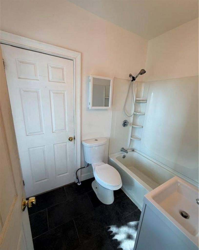 $600 room in pawtucket!