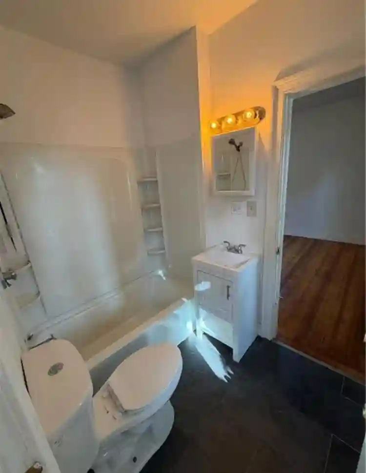 $600 room in pawtucket!