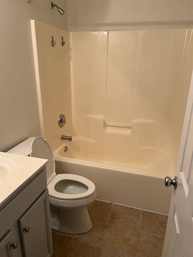 Private room for rent in townhouse