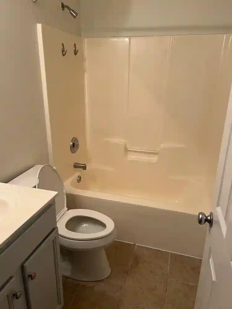 Private room for rent in townhouse