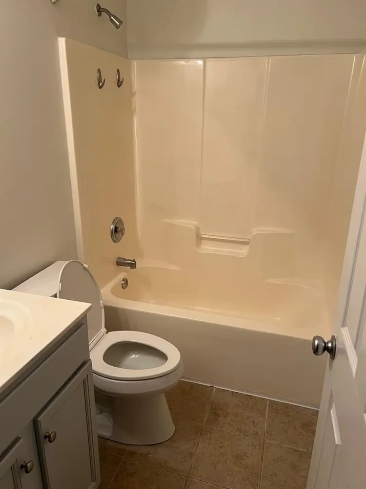 Private room for rent in townhouse