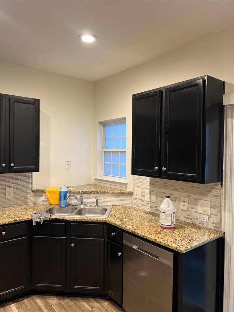 Private room for rent in townhouse
