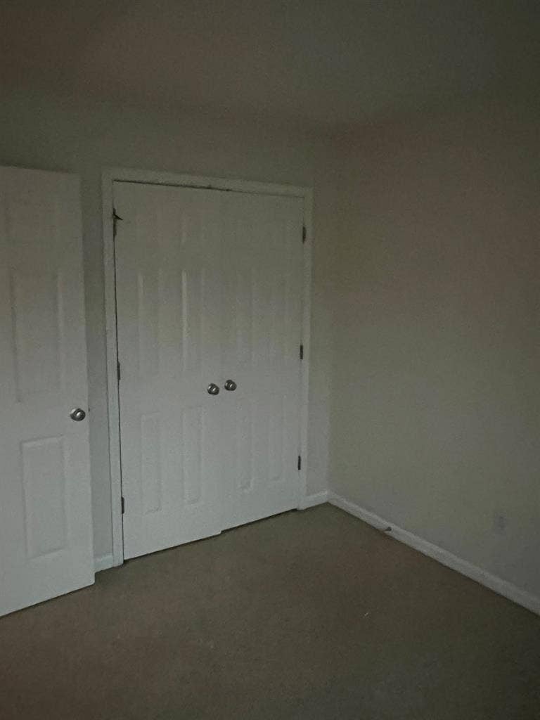 Private room for rent in townhouse