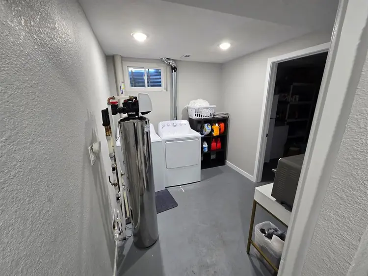 1 Bedroom in Applewood Golden