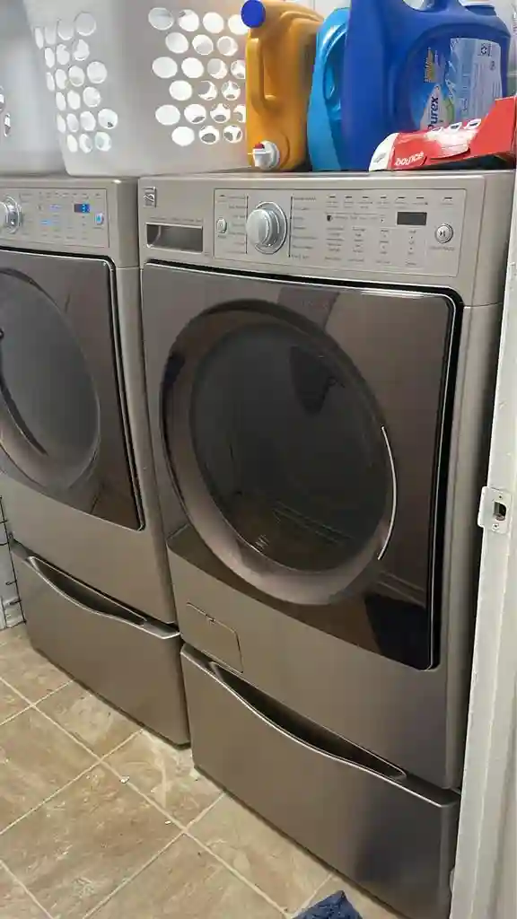 Spacious room in Central Arlingtonn