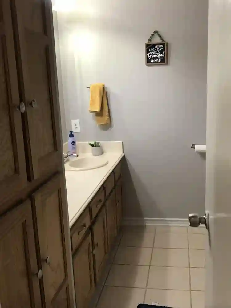 Spacious room in Central Arlingtonn