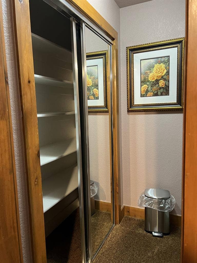 I am looking for a roommate