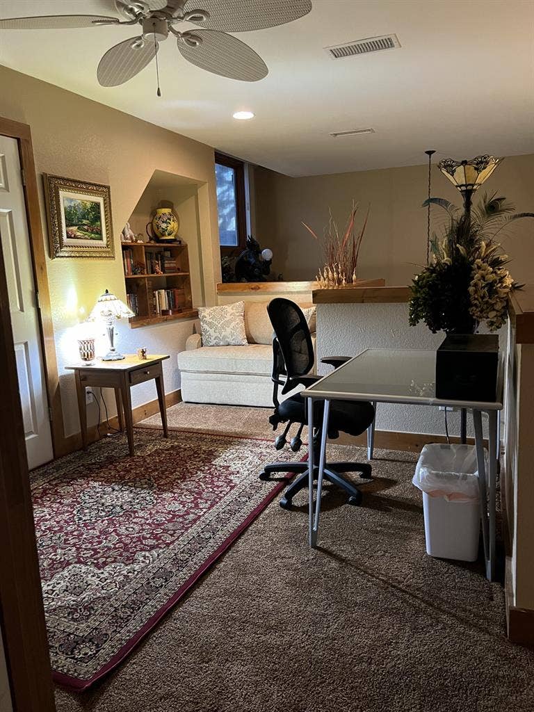 I am looking for a roommate
